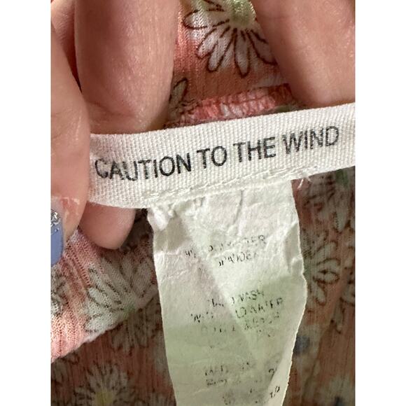 Caution to the wind melon white floral pull on mini skirt size Small - Picture 3 of 11